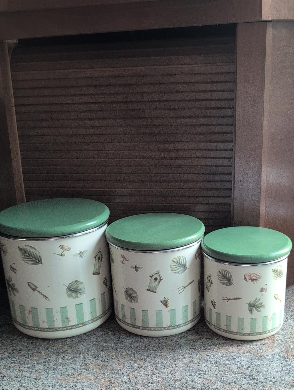 Pfaltzgraff Naturewood Nesting Canister Set of 3 Canisters Enamel with Wood Lids